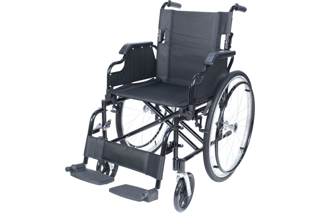 Ręczny wózek inwalidzki z ramą krzyżakową, podnóżkami i dużymi kołami do składania i transportu
